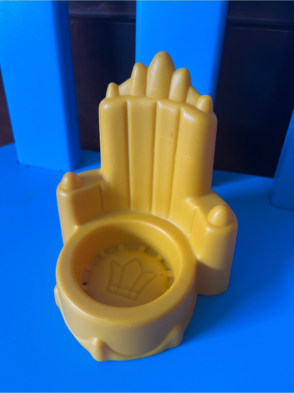 Little People Lil kingdom yellow throne